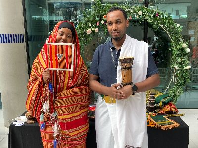 Photo of a Somali woman and man in traditional somali clothes